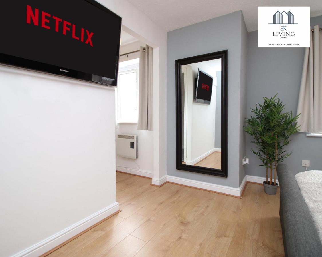 Spacious 3 Bedroom Duplex Apartment On Cardiff Bay - Free Parking & Wifi By Ekliving Luxe Short Lets & Serviced Accommodation ภายนอก รูปภาพ